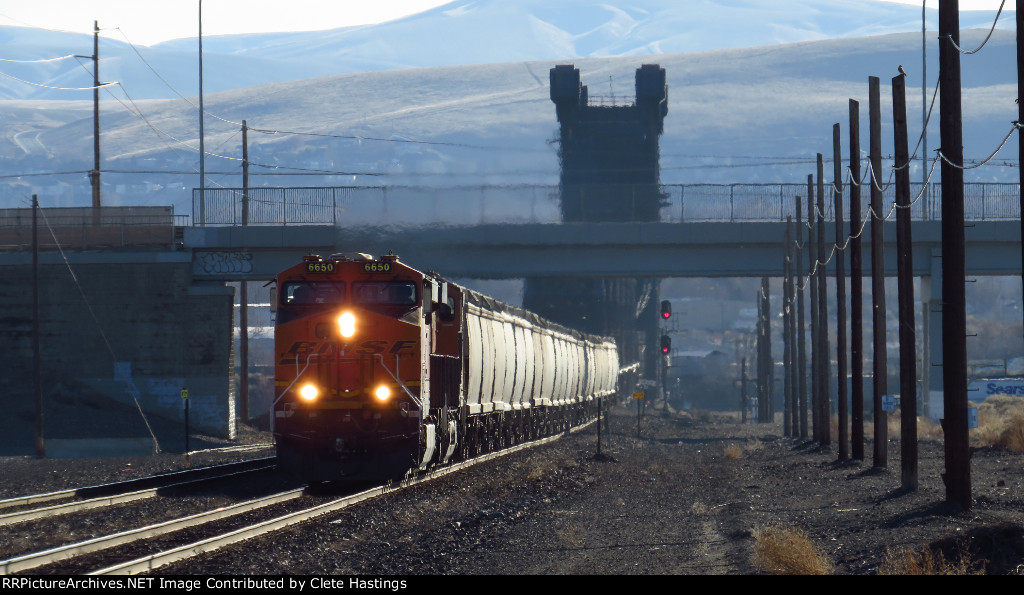 BNSF 6650 east